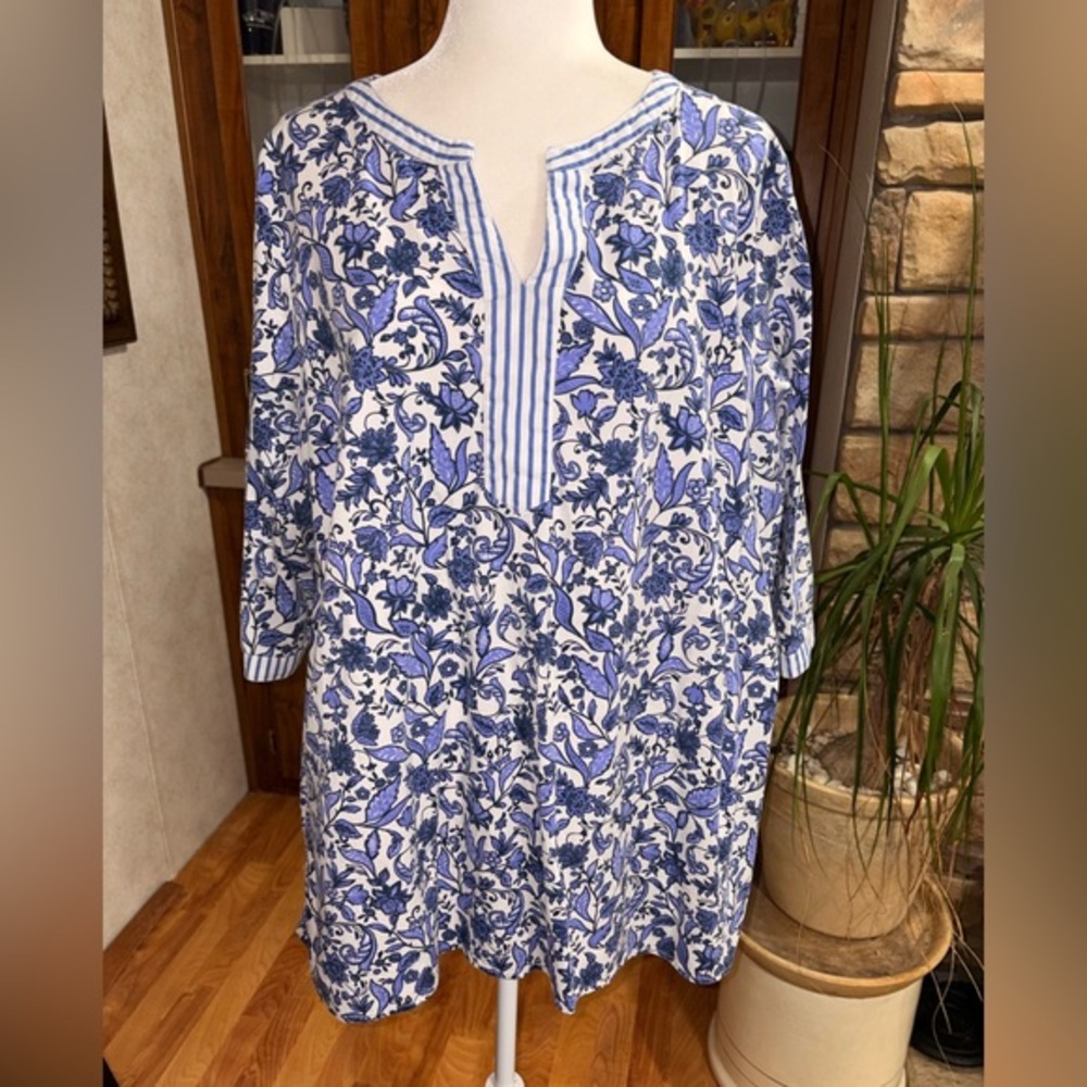 Liz & me size 1X blue paisley floral notched chest 3/4 sleeve top vibrant